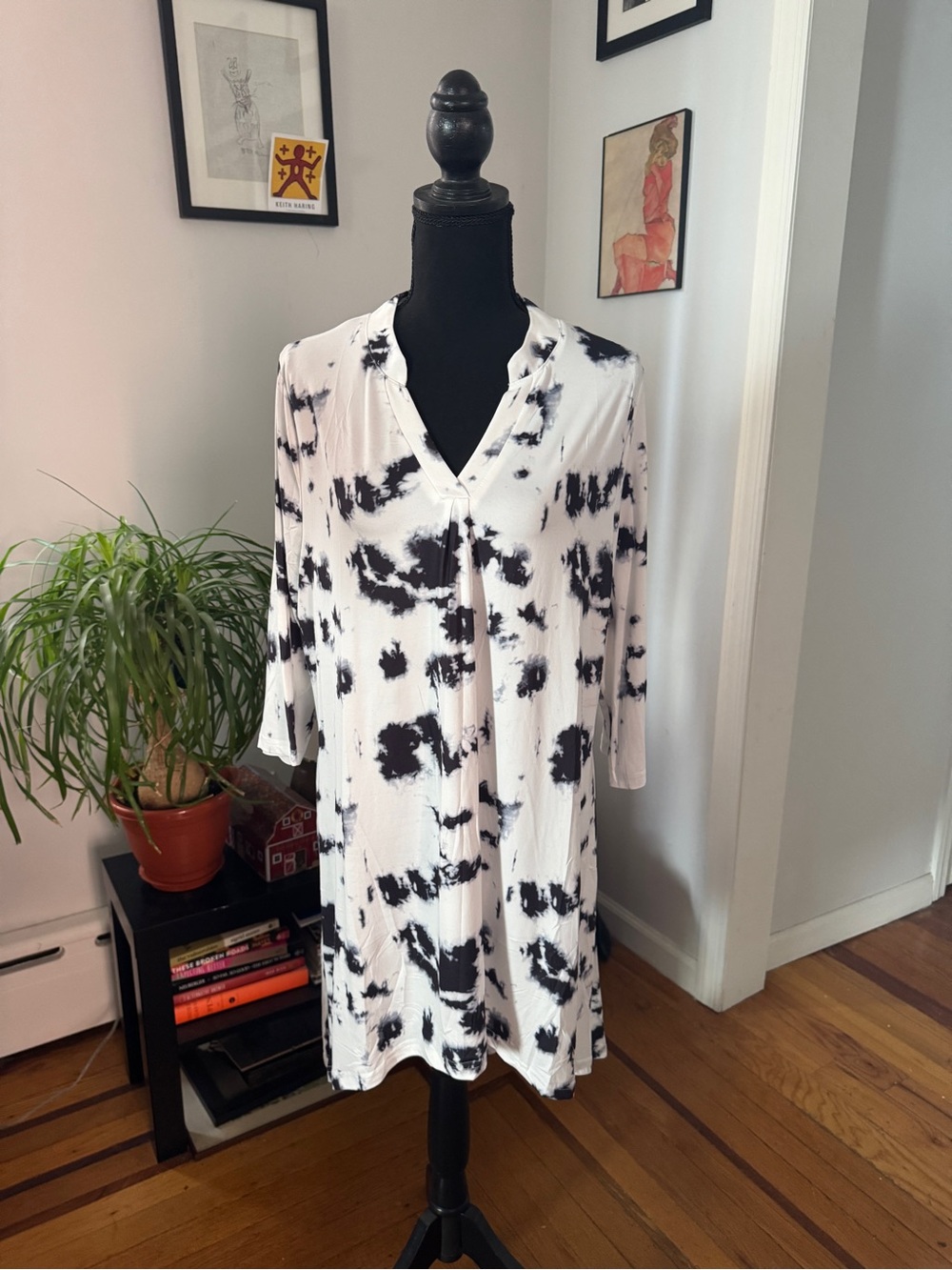 NWT- Naggoo- Black & White Tie-Dye V-Neck Tunic Top XL